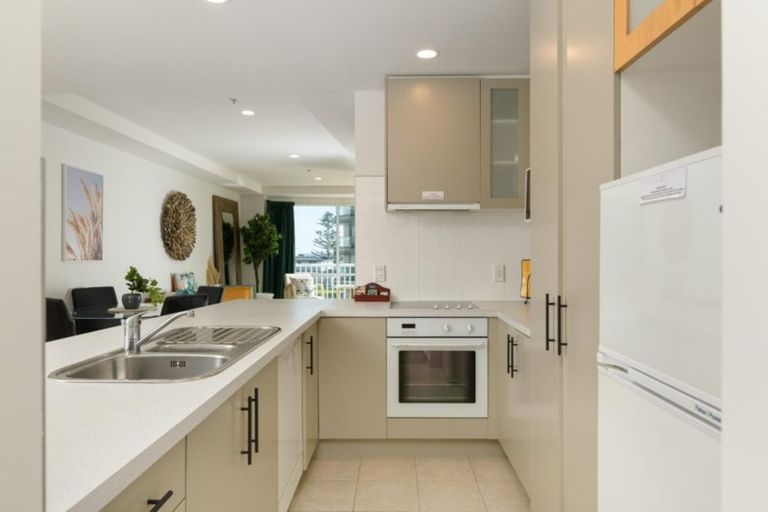 Photo of property in 12 Maunganui Road, Mount Maunganui, 3116