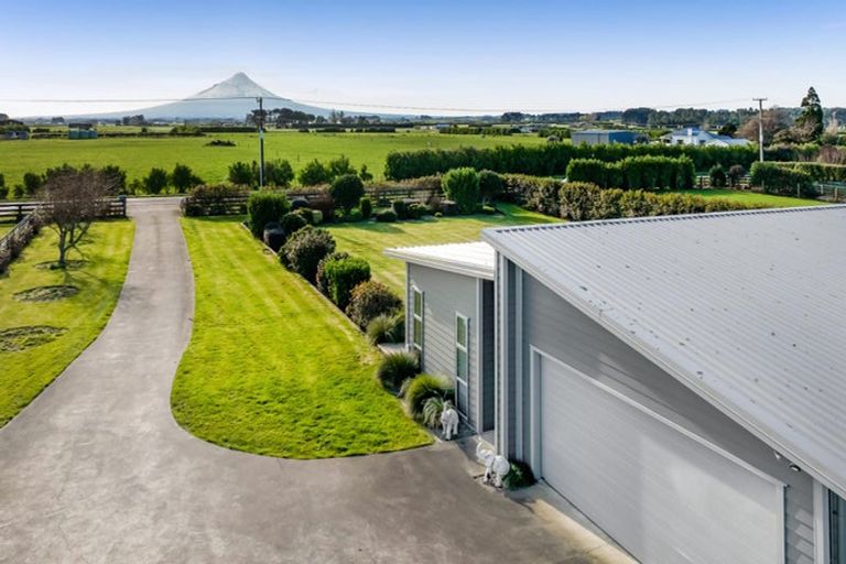 Photo of property in 484 Turuturu Road, Hawera, 4674