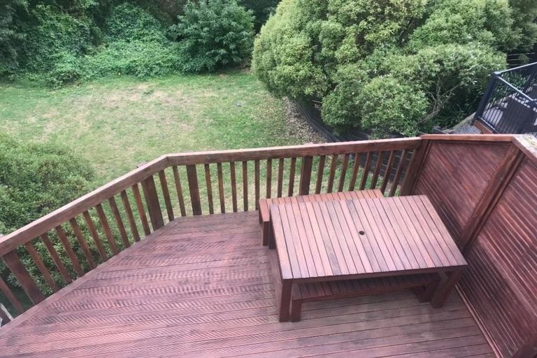 Photo of property in 2/49 Mandalay Terrace, Khandallah, Wellington, 6035