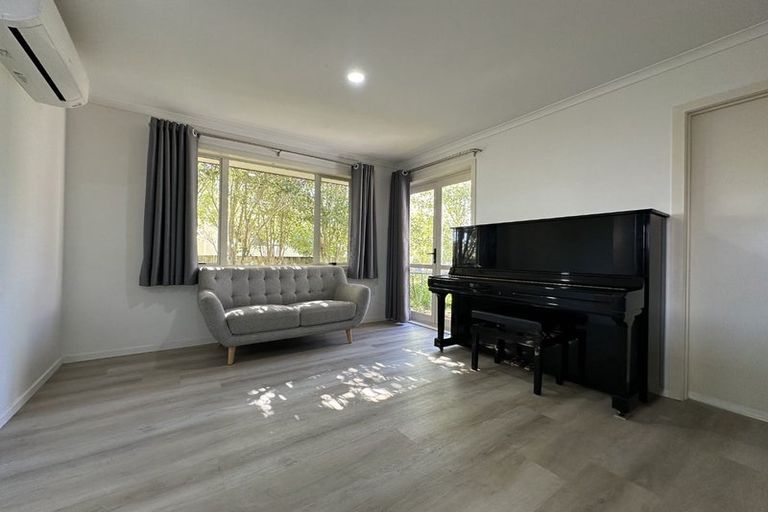 Photo of property in 38 Matija Place, Red Beach, 0932