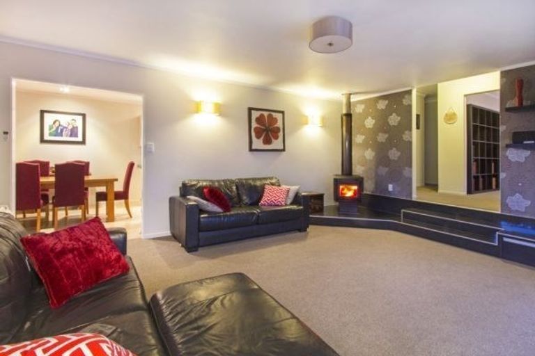 Photo of property in 41 Walworth Avenue, Pakuranga Heights, Auckland, 2010