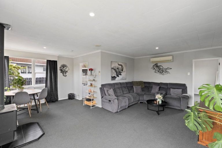 Photo of property in 49 Kimberley Grove, Westbrook, Palmerston North, 4412