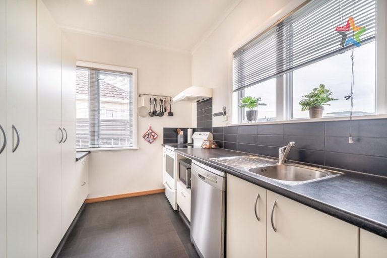 Photo of property in 27 Gadsby Street, Avalon, Lower Hutt, 5011