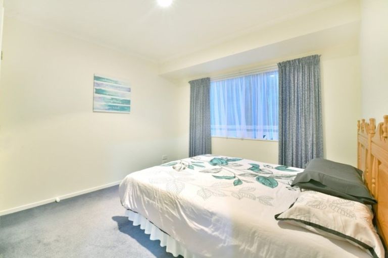 Photo of property in 36 Kath Hopper Drive, Orewa, 0931