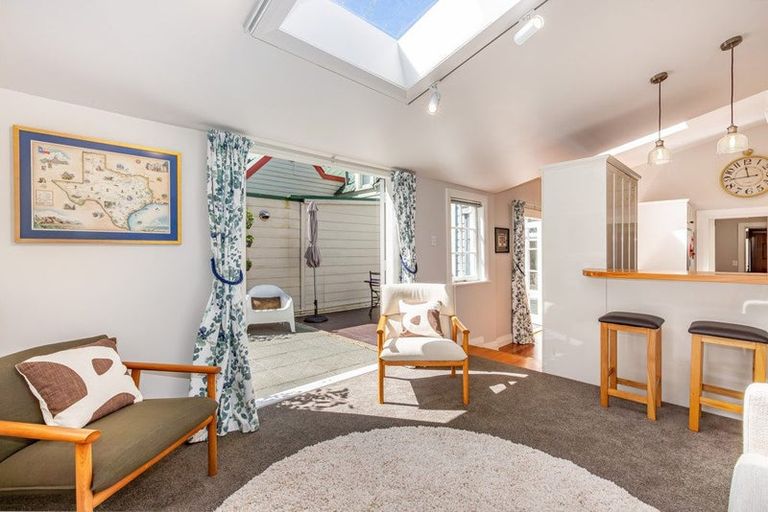 Photo of property in 194 Sydney Street West, Thorndon, Wellington, 6011