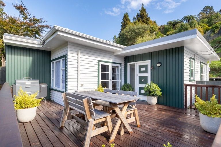 Photo of property in 20 Jocelyn Crescent, Pinehaven, Upper Hutt, 5019