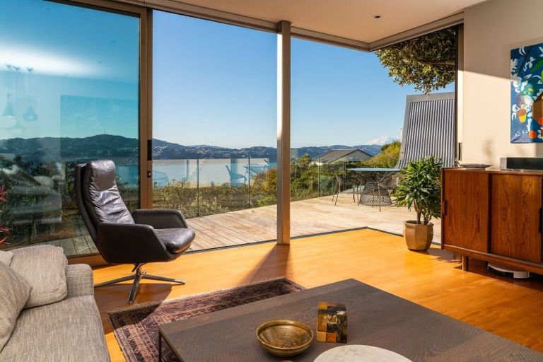 Photo of property in 77 Palliser Road, Roseneath, Wellington, 6011