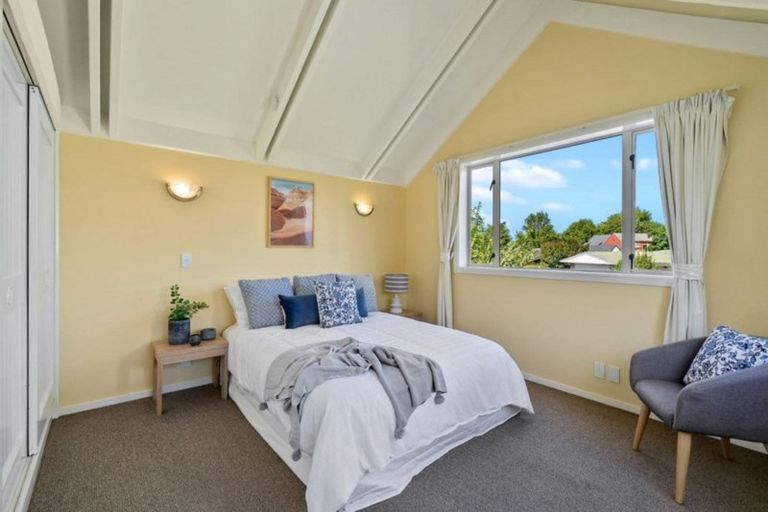 Photo of property in 8 Guinness Crescent, Ilam, Christchurch, 8041