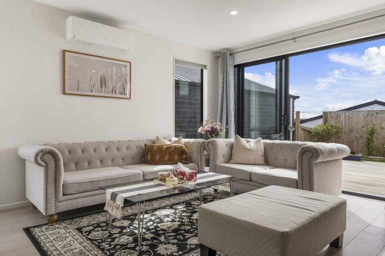 Photo of property in 14 Horokaka Street, Massey, 0614