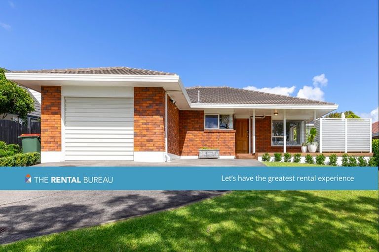 Photo of property in 1a Compass Place, Te Atatu Peninsula, Auckland, 0610