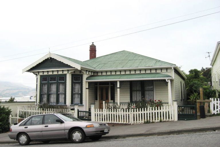 Photo of property in 5a Voelas Road, Lyttelton, 8082