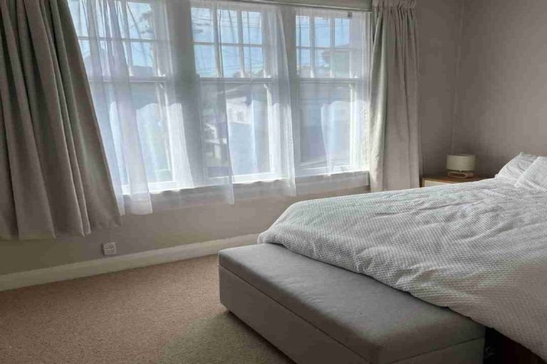 Photo of property in Pukehinau Flats, 1u4 Brooklyn Road, Mount Cook, Wellington, 6011