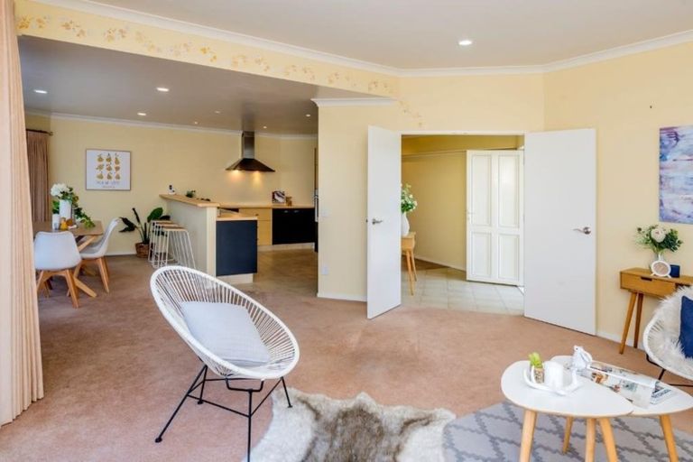 Photo of property in 25 San Priamo Place, Paraparaumu Beach, Paraparaumu, 5032