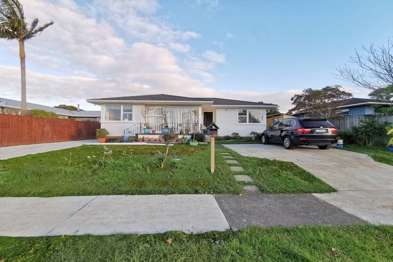 Photo of property in 123 Edgewater Drive, Pakuranga, Auckland, 2010