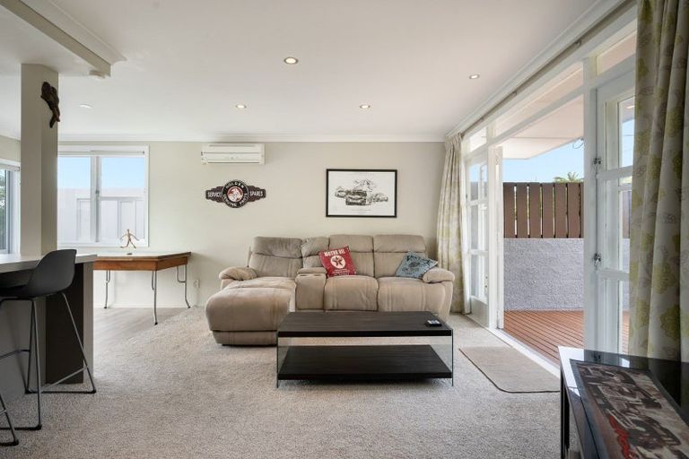 Photo of property in 24 Carlton Street, Bellevue, Tauranga, 3110