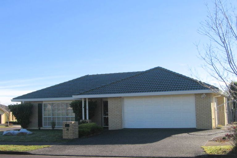 Photo of property in 8 Newbliss Crescent, East Tamaki Heights, Auckland, 2016