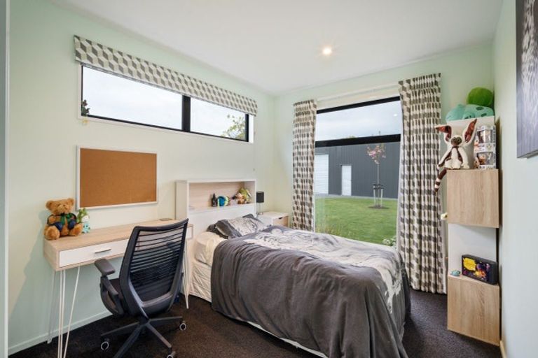 Photo of property in 3 Willowside Place, Amberley, 7410