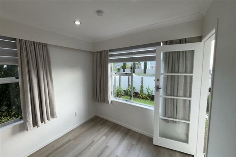 Photo of property in 364 Devon Street East, Strandon, New Plymouth, 4312