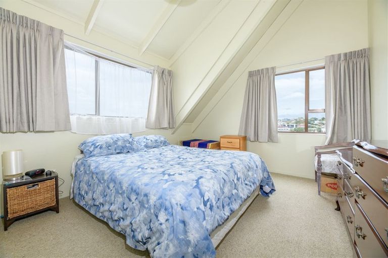 Photo of property in 62 Lyttelton Avenue, Forrest Hill, Auckland, 0620