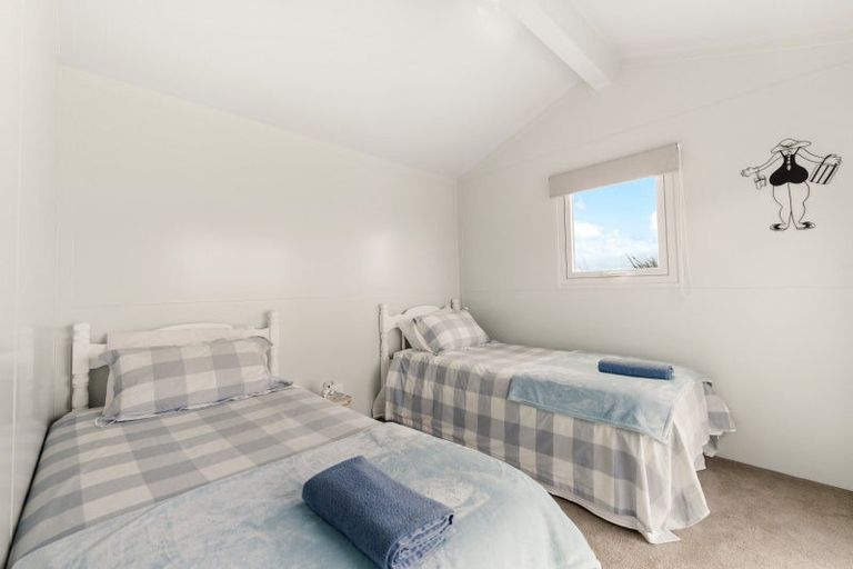 Photo of property in 60 Neva Street, Fortrose, Tokanui, 9875