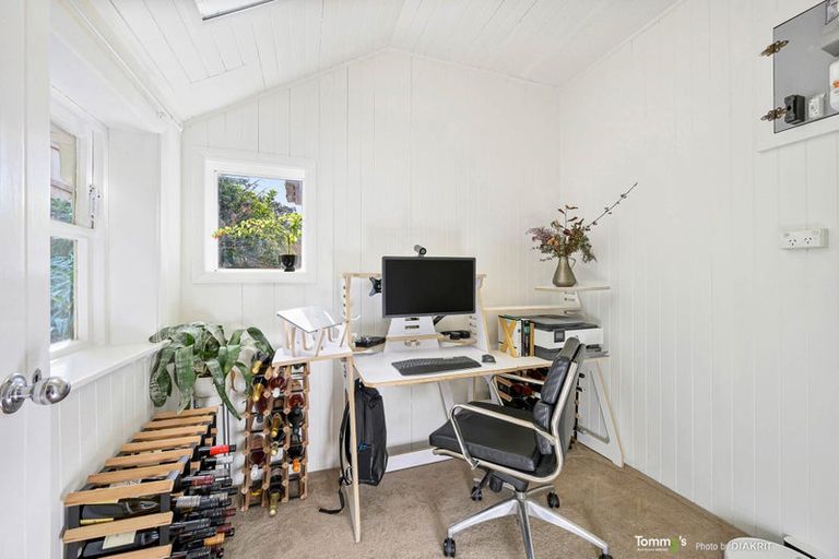 Photo of property in 121 Onslow Road, Khandallah, Wellington, 6035
