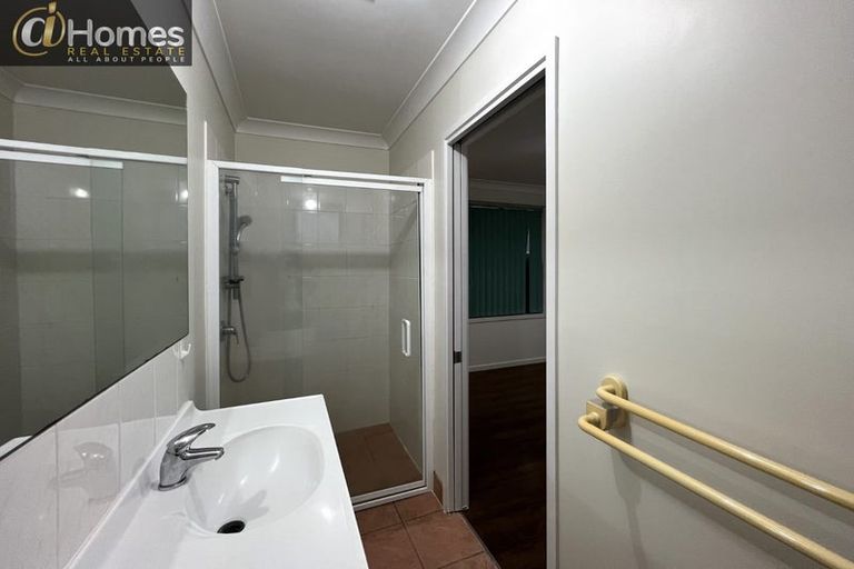 Photo of property in 5 Rosebay Rise, Henderson, Auckland, 0610