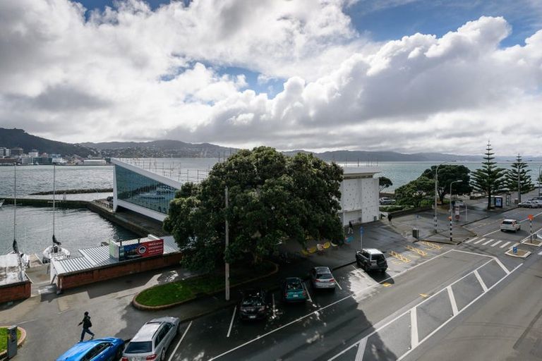 Photo of property in Blanc, 3e/136 Oriental Parade, Oriental Bay, Wellington, 6011
