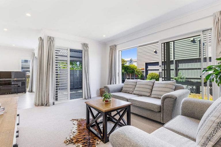 Photo of property in 7 Peihana Road, Hobsonville, Auckland, 0616