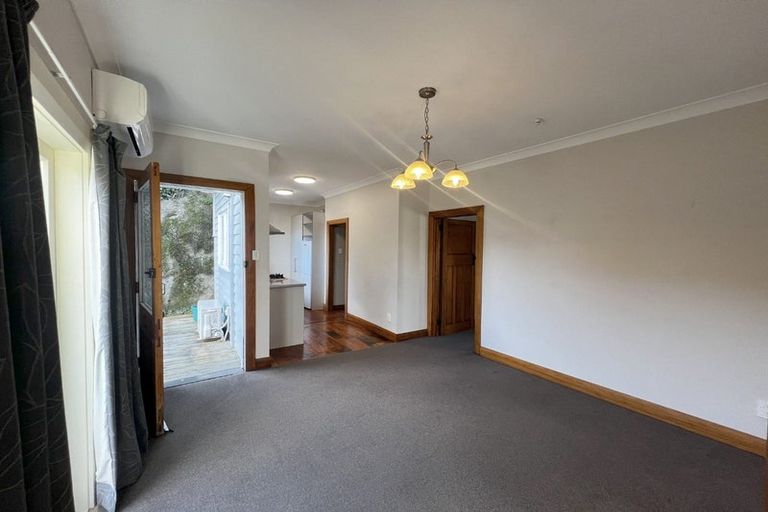 Photo of property in 73 Majoribanks Street, Mount Victoria, Wellington, 6011