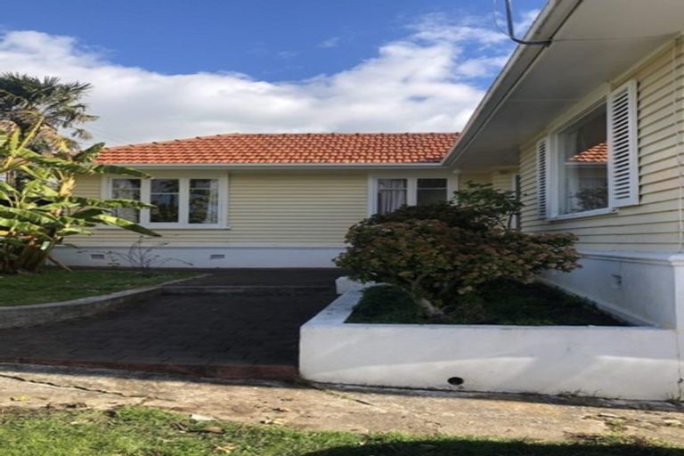 Photo of property in 131 Ocean View Road, Hillcrest, Auckland, 0627
