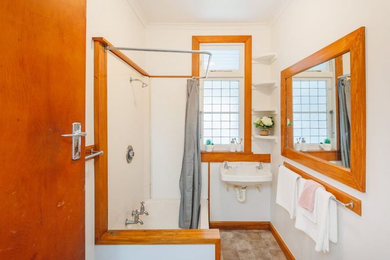 Photo of property in 69 Chelwood Street, Takaro, Palmerston North, 4412