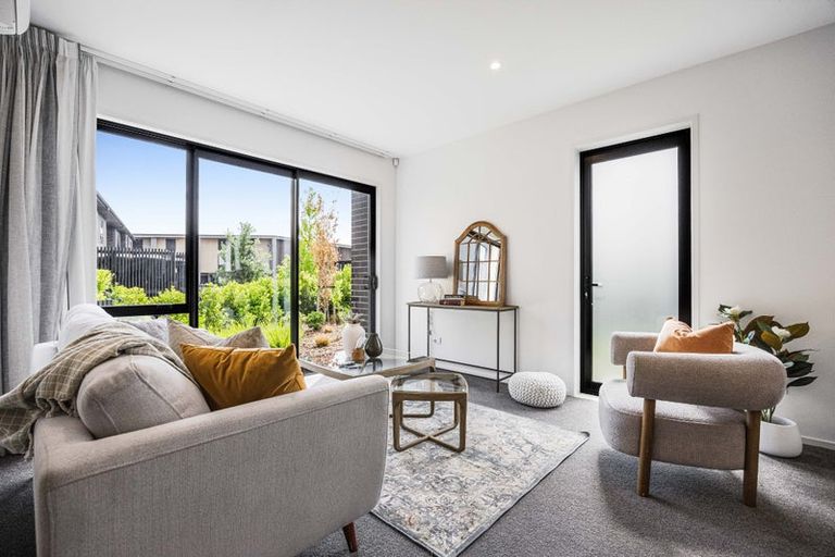 Photo of property in 82 Glidepath Road, Hobsonville, Auckland, 0616