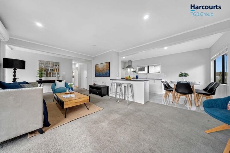 Photo of property in 67 Manuroa Road, Takanini, 2112