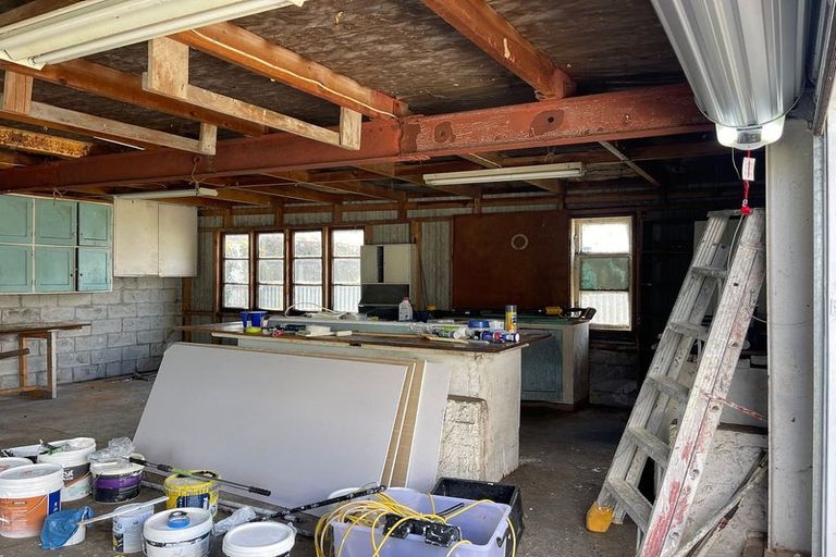 Photo of property in 4 Gibbs Crescent, Wainuiomata, Lower Hutt, 5014