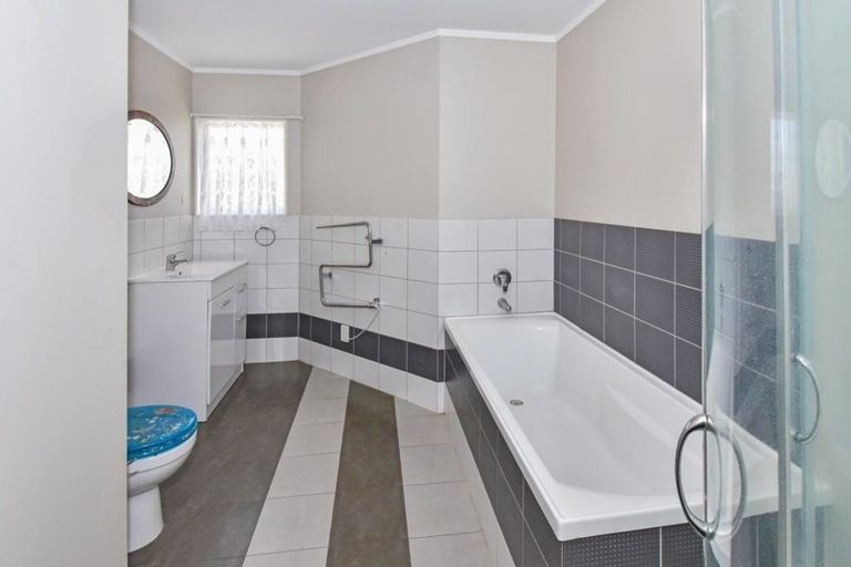 Photo of property in 56a Gloucester Road, Manurewa, Auckland, 2102