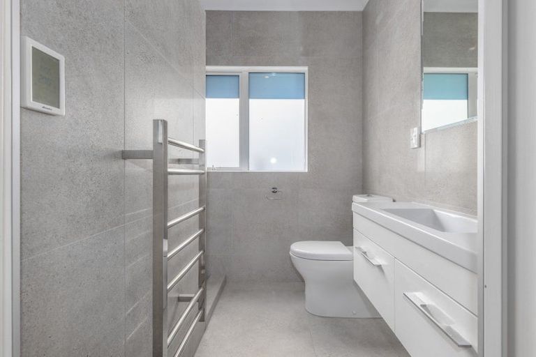 Photo of property in 1068 Queen Street East, Levin, 5510