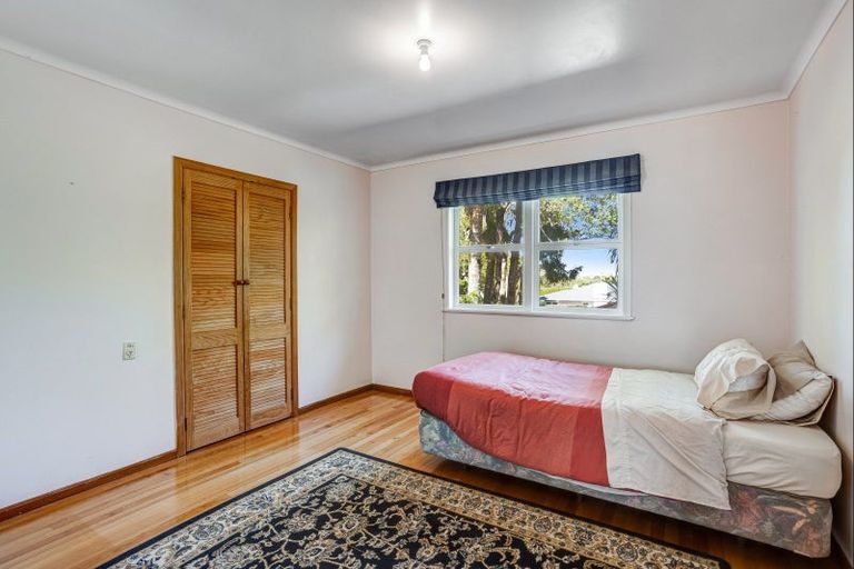 Photo of property in 42 Koraha Road, Kumeu, 0892