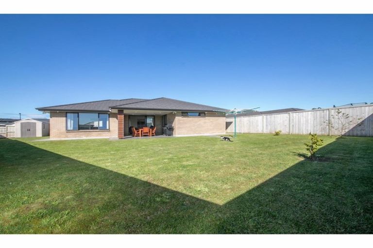 Photo of property in 8 Remana Crescent, Huapai, Kumeu, 0810