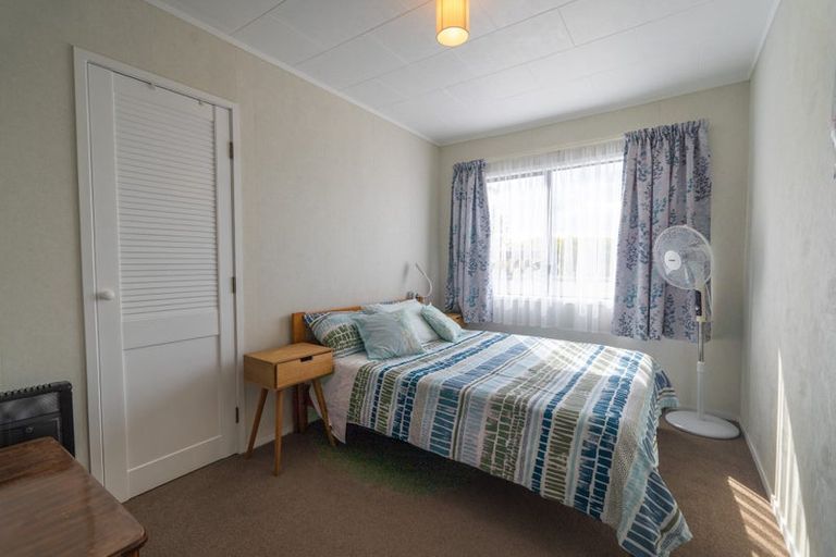 Photo of property in 6 William Souter Street, Forrest Hill, Auckland, 0620