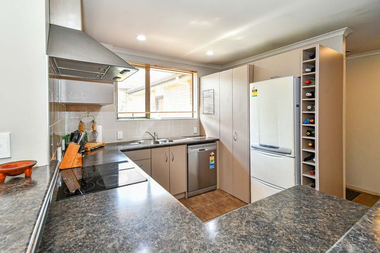 Photo of property in 181 Keri Vista Rise, Papakura, 2110