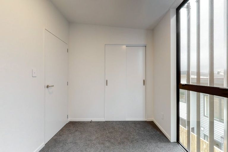 Photo of property in 62u7 Spenmoor Street, Newlands, Wellington, 6037