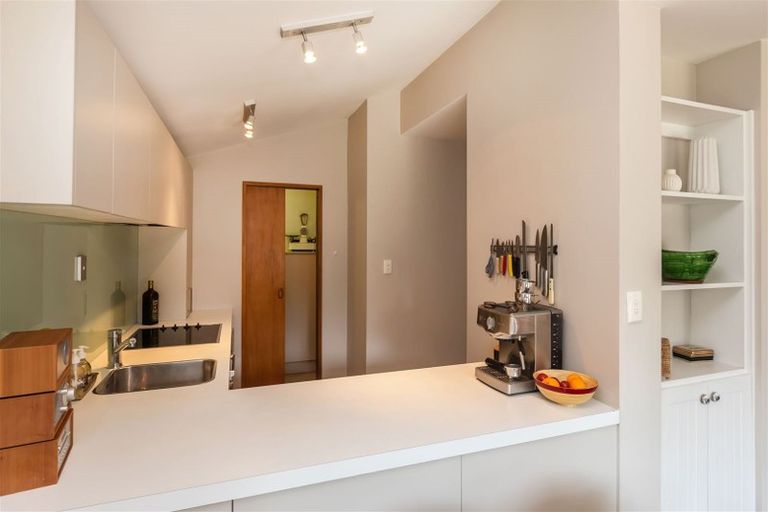 Photo of property in 2/193 Centaurus Road, Saint Martins, Christchurch, 8022