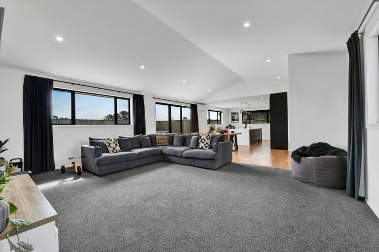 Photo of property in 11 Midsummer Avenue, Stratford, 4332