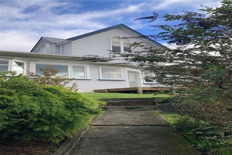 Photo of property in 41 Farm Road, Northland, Wellington, 6012