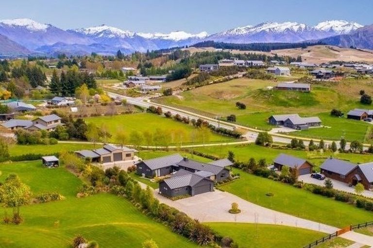Photo of property in 12 Hidden Hills Drive, Wanaka, 9305