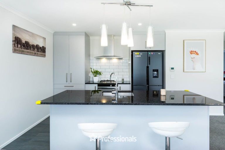 Photo of property in 115 Mawai Hakona Drive, Wallaceville, Upper Hutt, 5018