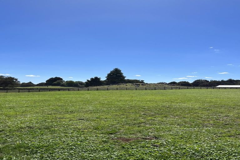 Photo of property in 40 Stoney Hill Road, Te Kamo, 0185