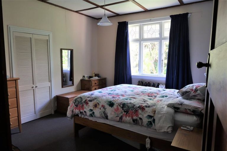 Photo of property in 16 Tawa Terrace, Tawa, Wellington, 5028