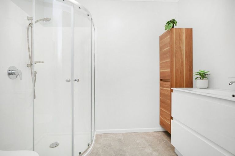Photo of property in 2/12 Tacoma Drive, Totara Park, Upper Hutt, 5018