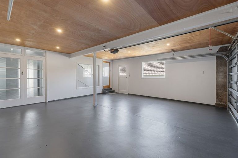 Photo of property in 154 Vivian Street, New Plymouth, 4310